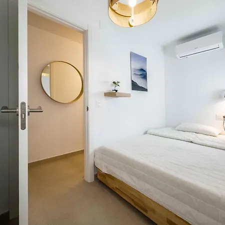 Cozy In Near The 丰希罗拉